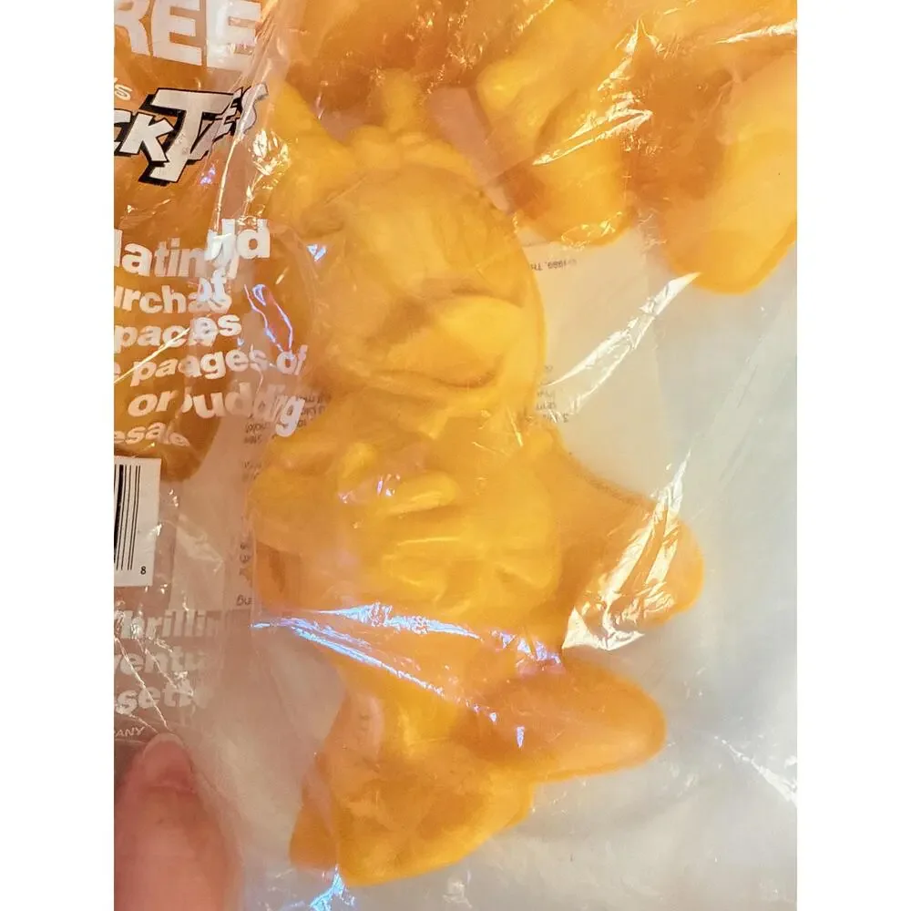 NWT Disney 1989 DuckTales Yellow Cartoon Jello Mold Set of 4 - Picture 3 of 4